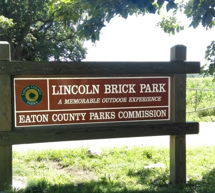 lincoln-brick-park-photo